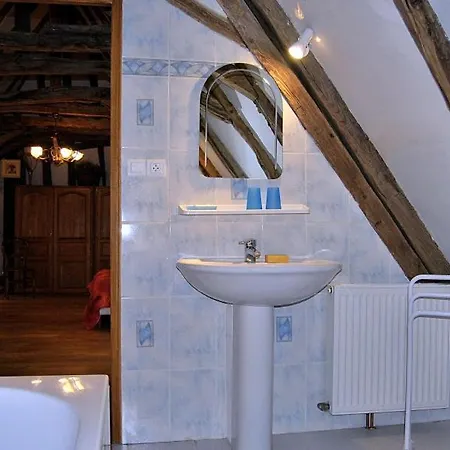 Sleeps 6 Pool