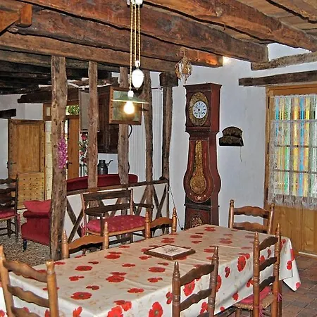 Sleeps 6 Pool 别墅 *